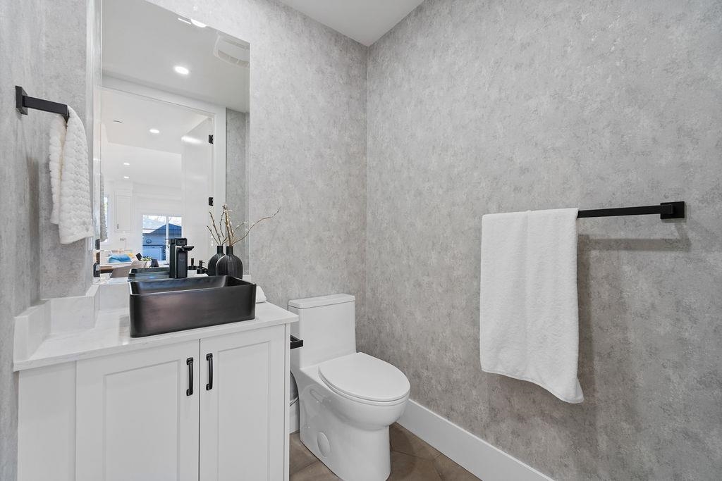 2 2447 E 41ST AVENUE, Vancouver Unit: 2