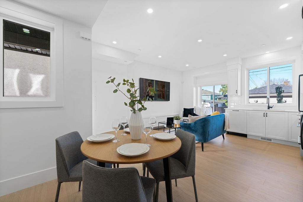 2 2447 E 41ST AVENUE, Vancouver Unit: 2