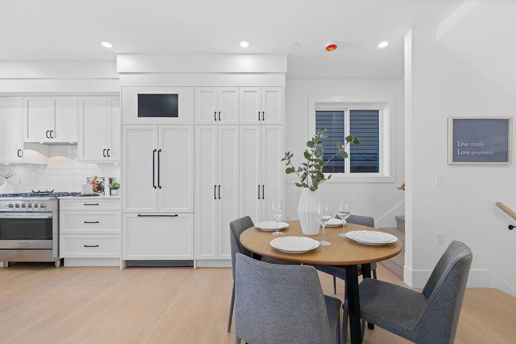 2 2447 E 41ST AVENUE, Vancouver Unit: 2