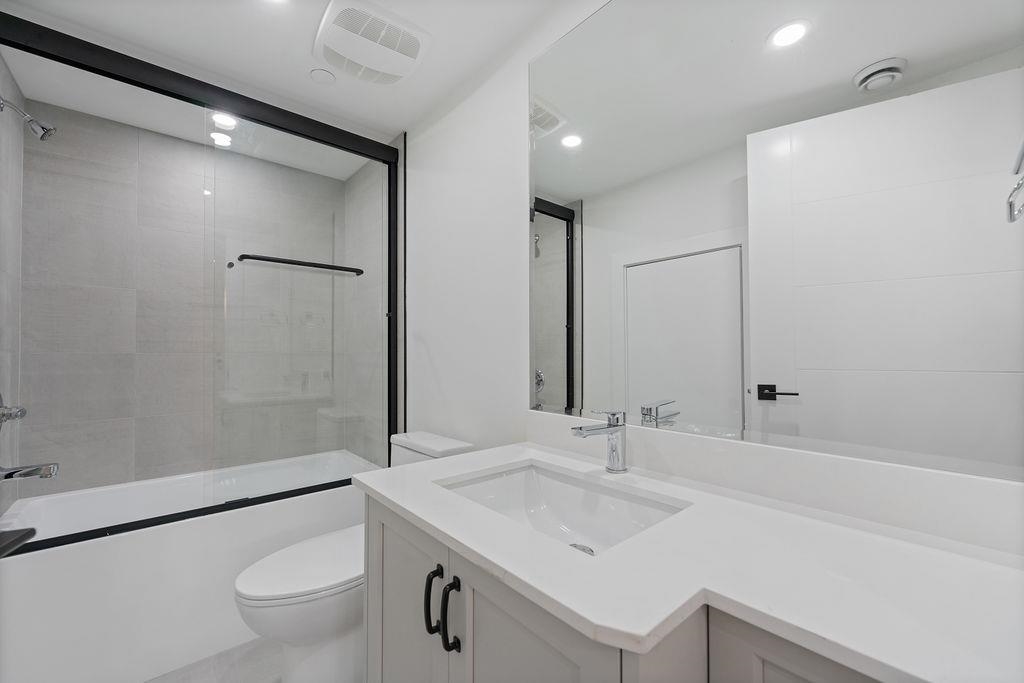 2 2447 E 41ST AVENUE, Vancouver Unit: 2