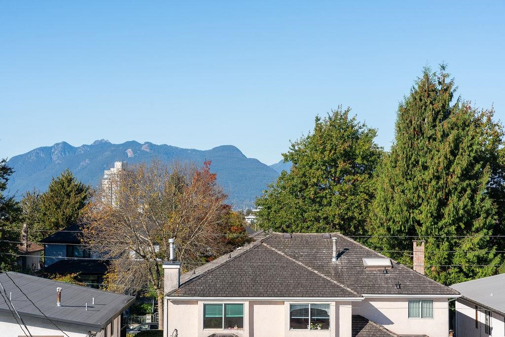 2 2447 E 41ST AVENUE, Vancouver Unit: 2