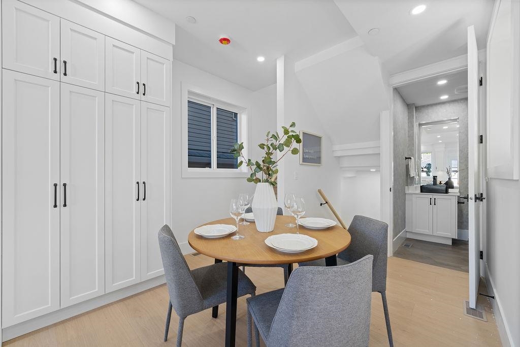 2 2447 E 41ST AVENUE, Vancouver Unit: 2