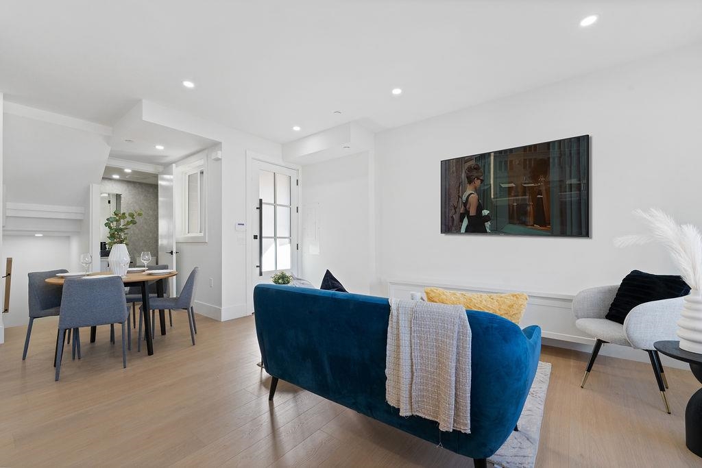 2 2447 E 41ST AVENUE, Vancouver Unit: 2