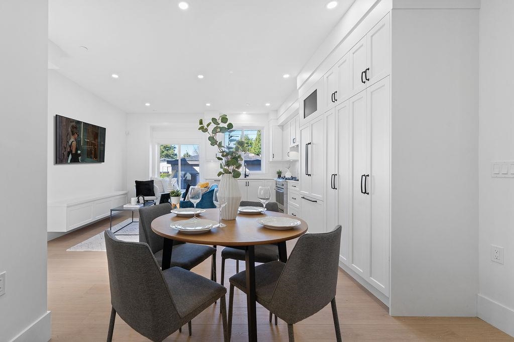 2 2447 E 41ST AVENUE, Vancouver Unit: 2