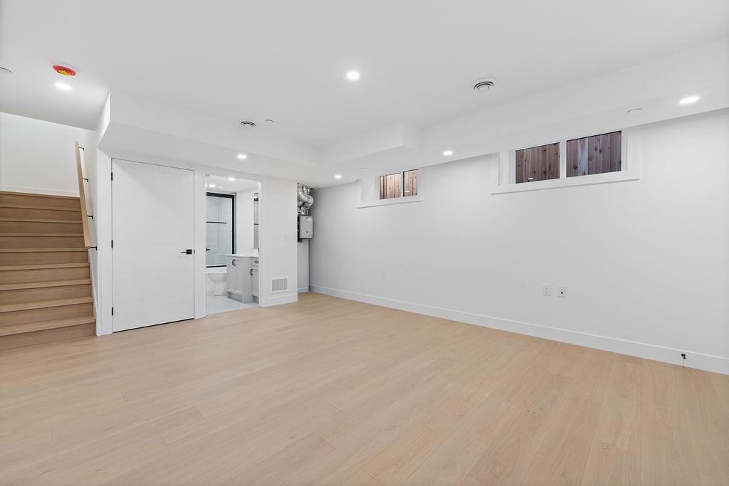 2 2447 E 41ST AVENUE, Vancouver Unit: 2