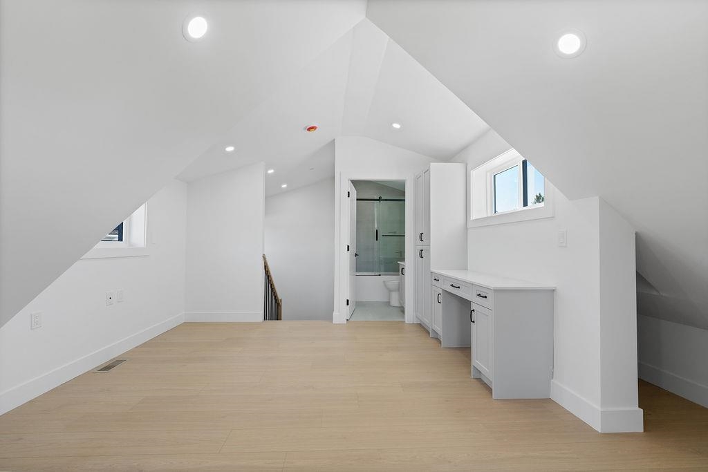 2 2447 E 41ST AVENUE, Vancouver Unit: 2