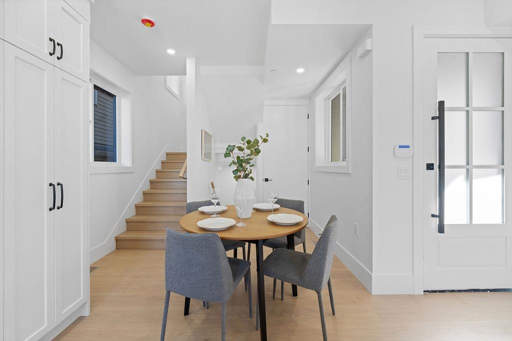 2 2447 E 41ST AVENUE, Vancouver Unit: 2