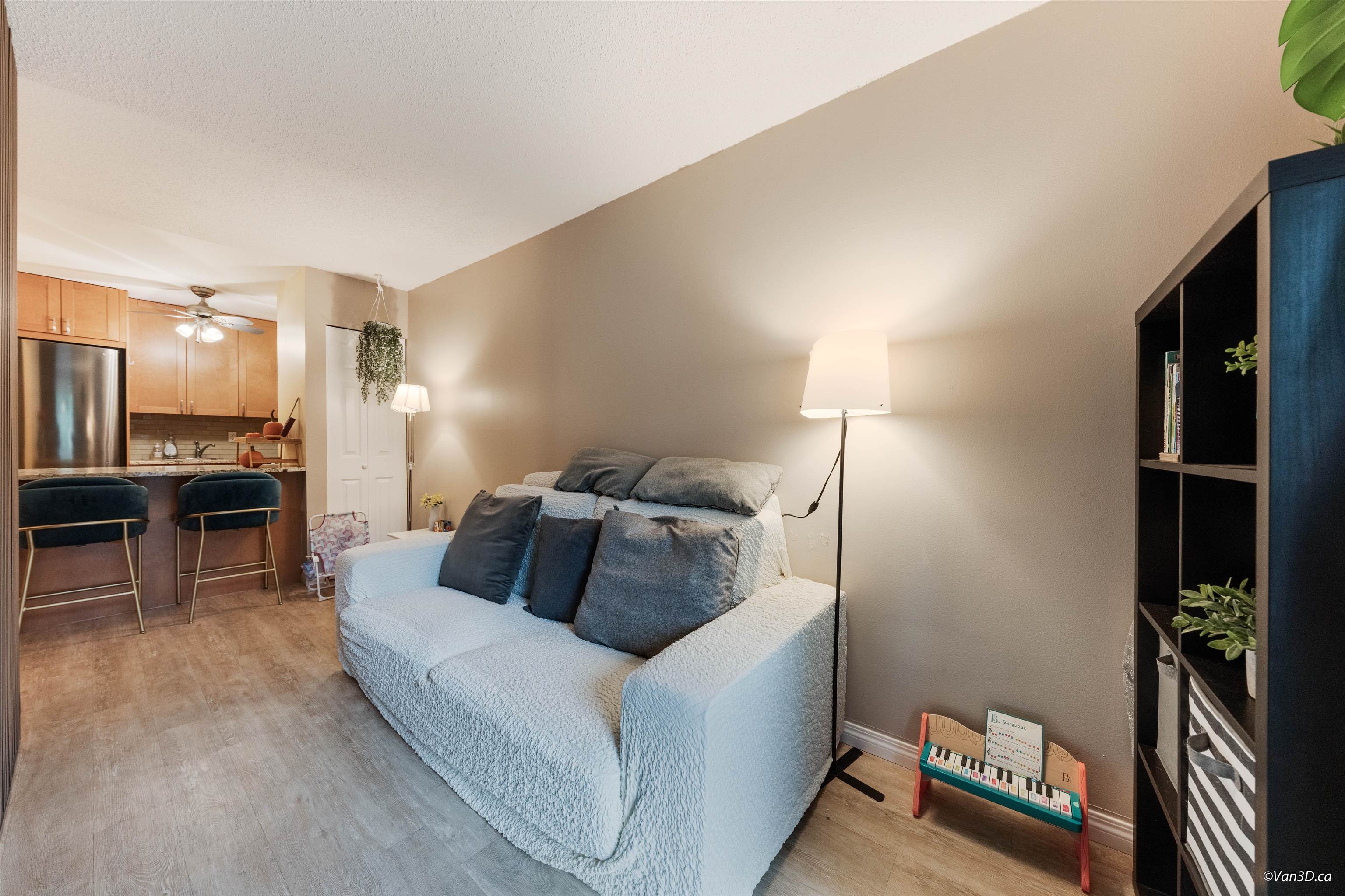 210 1545 E 2ND AVENUE, Vancouver Unit: 210