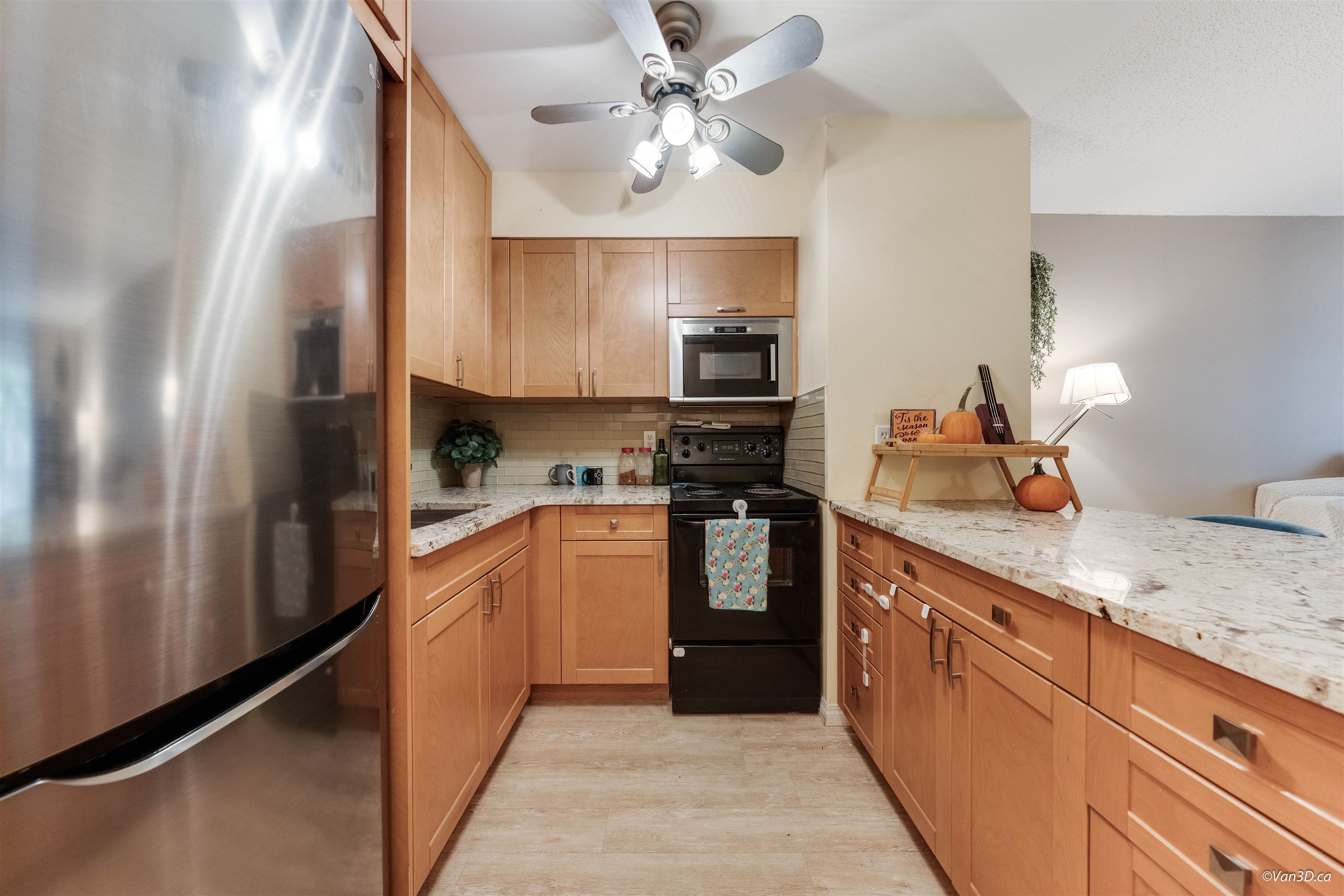 210 1545 E 2ND AVENUE, Vancouver Unit: 210