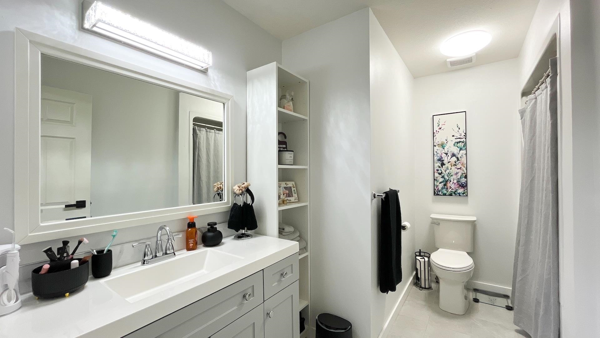 107 19352 FRASER HIGHWAY, Surrey Unit: 107