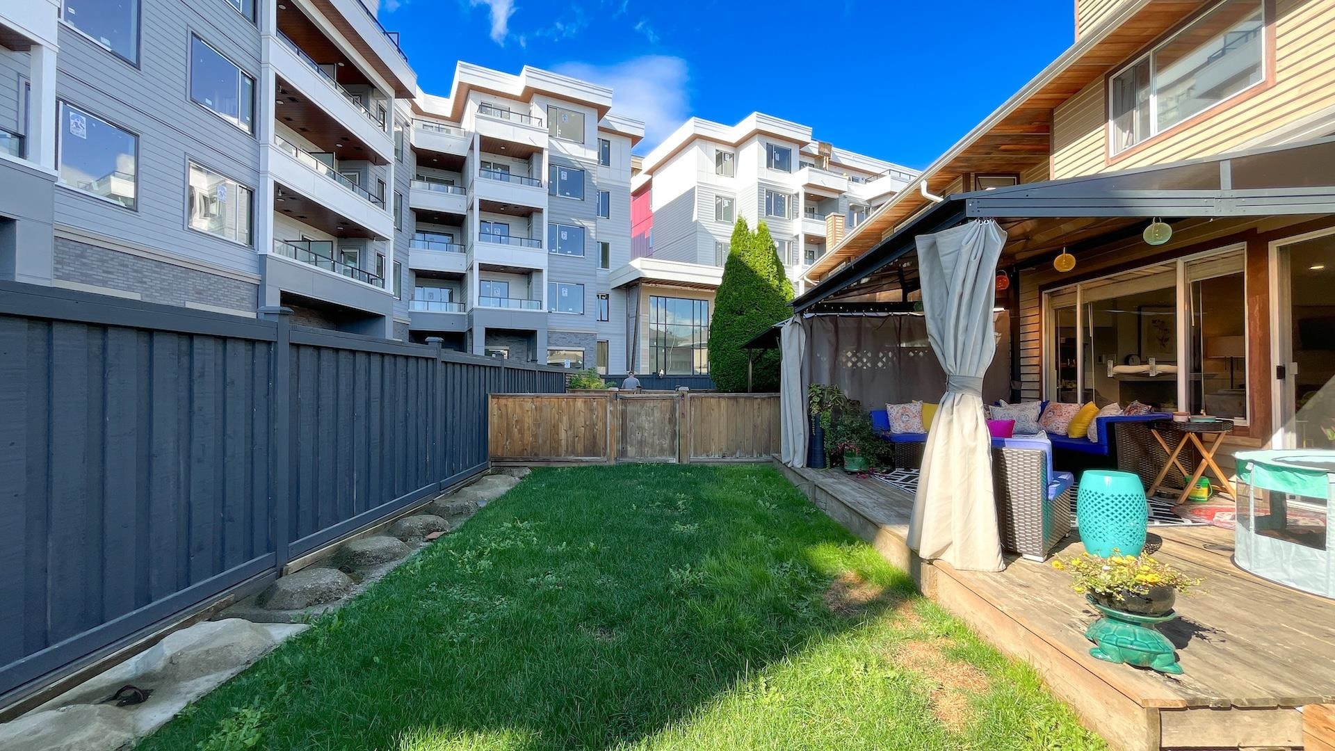 107 19352 FRASER HIGHWAY, Surrey Unit: 107