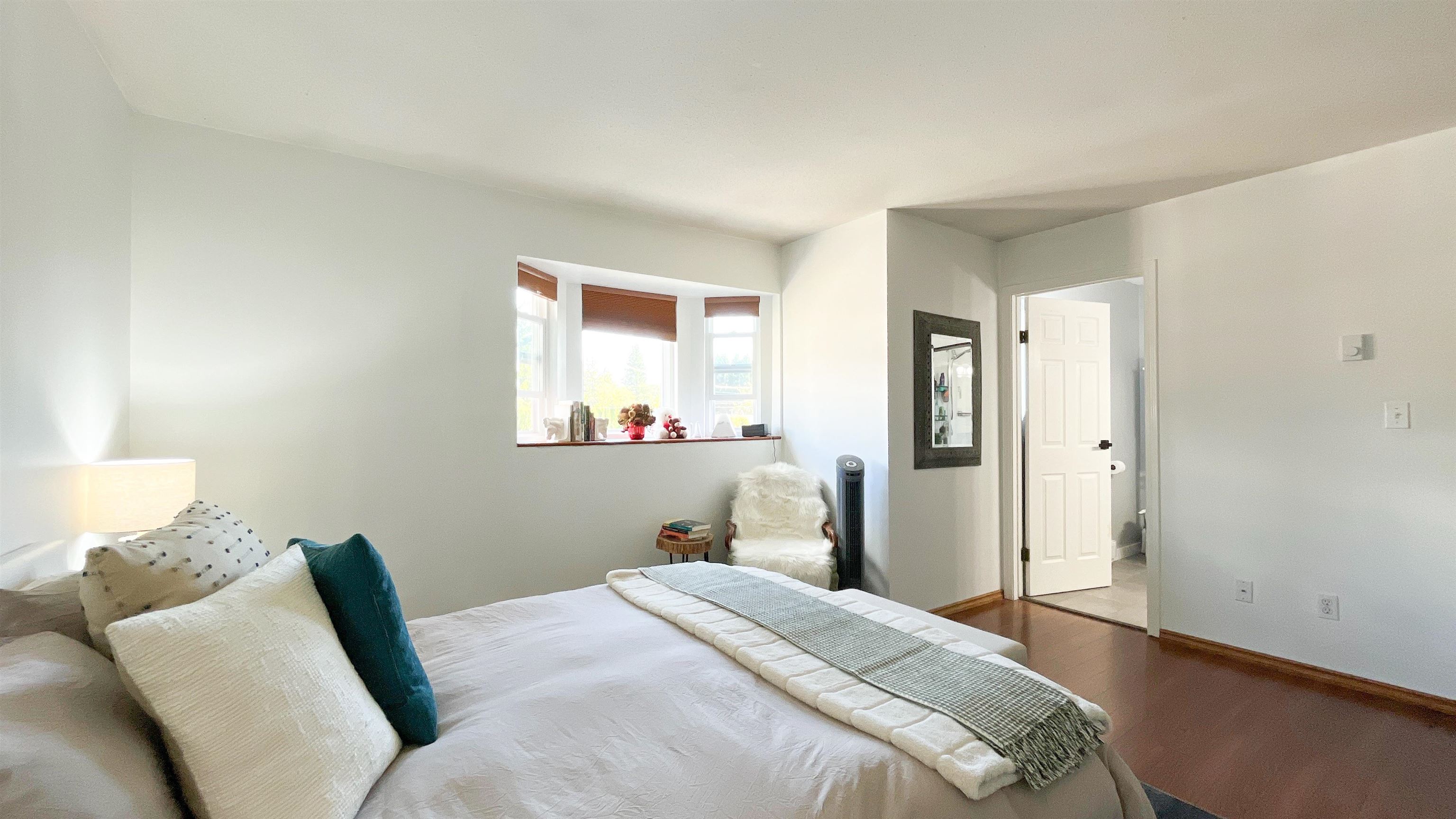 107 19352 FRASER HIGHWAY, Surrey Unit: 107