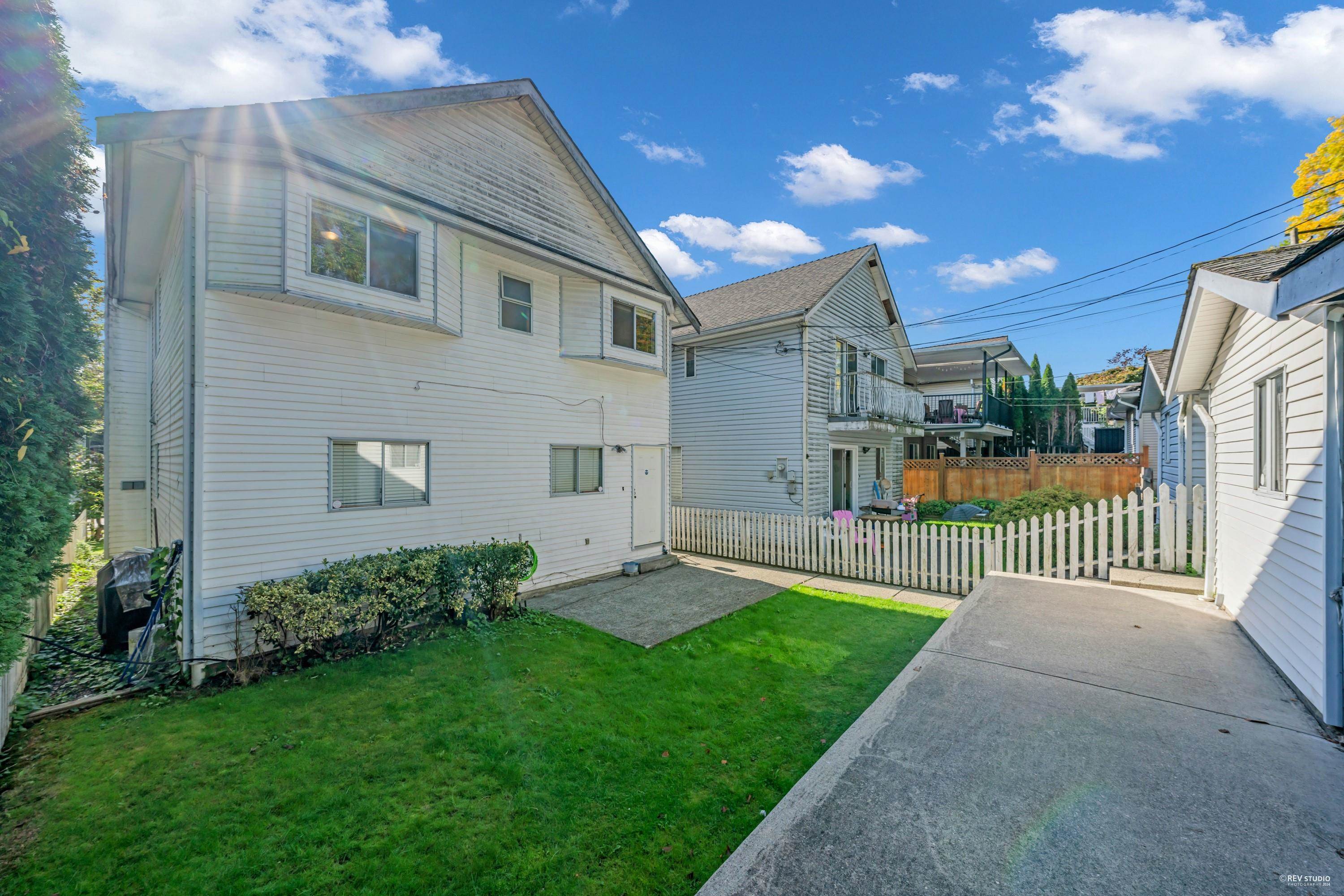 3529 NAPIER STREET, Vancouver