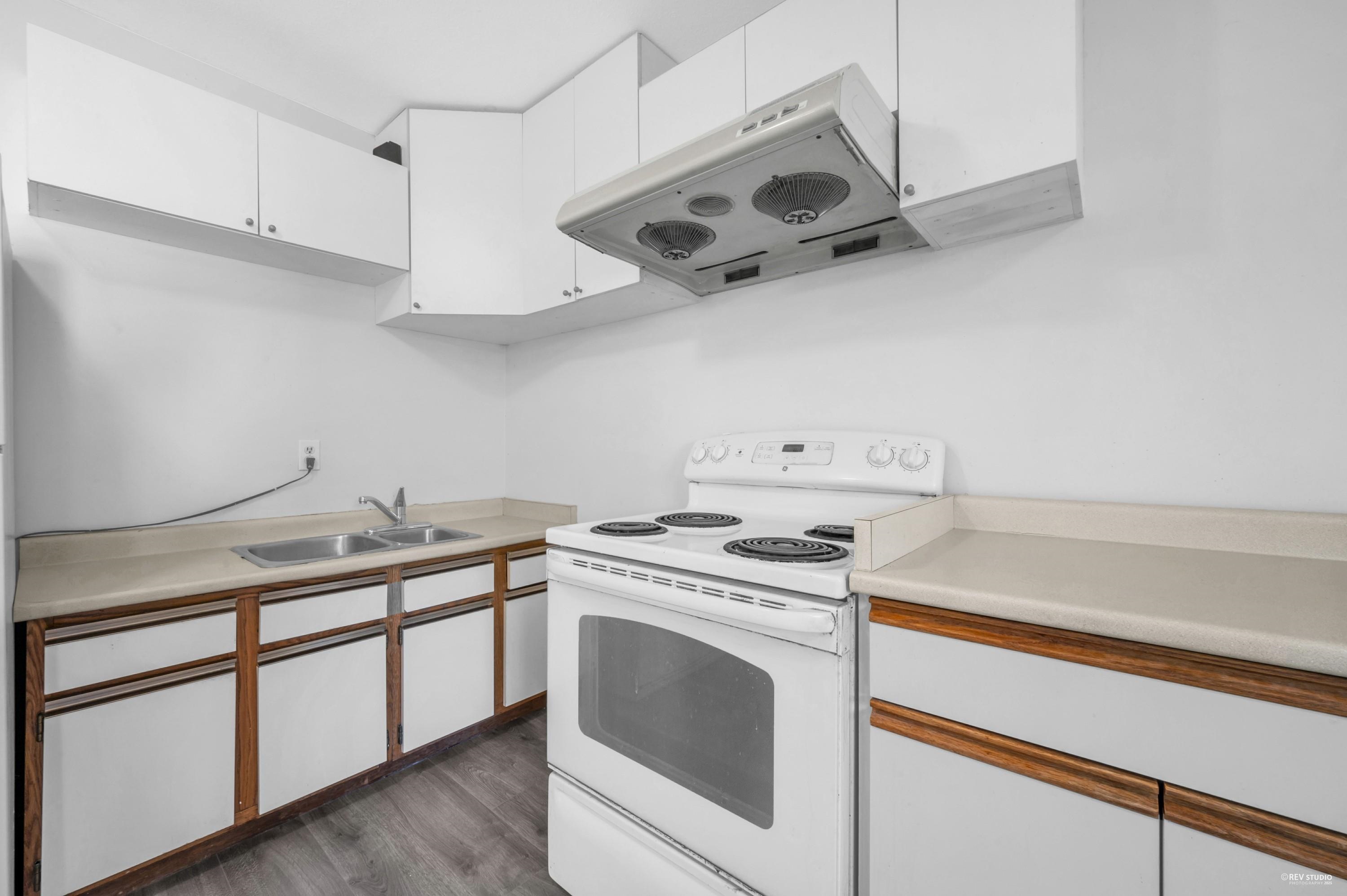 3529 NAPIER STREET, Vancouver