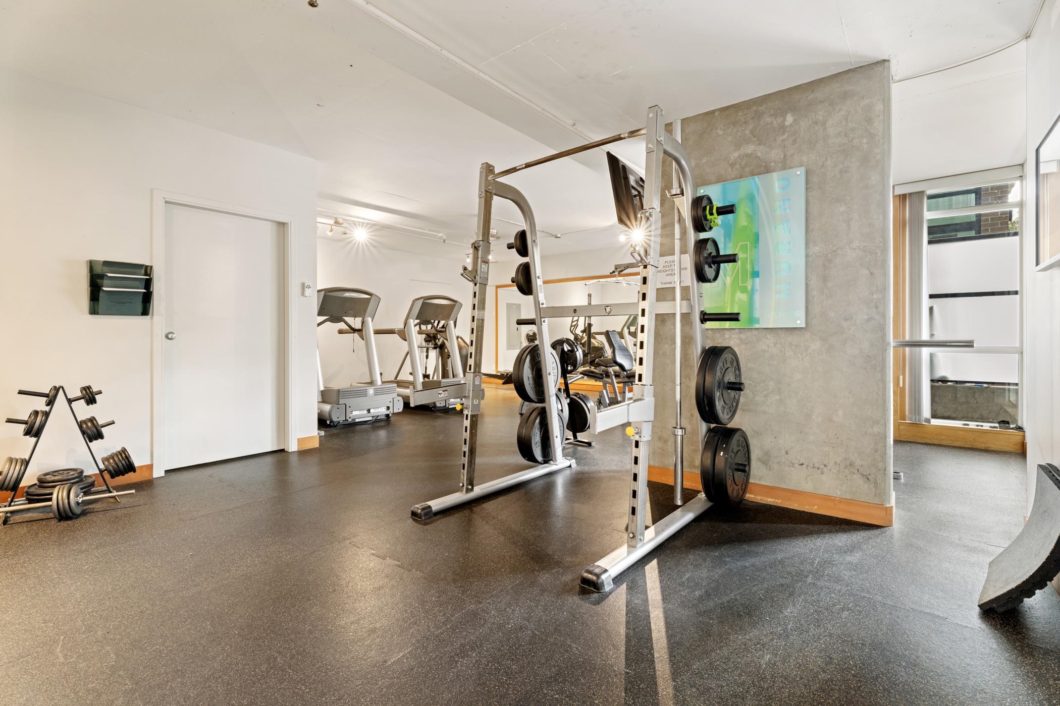 325 10 RENAISSANCE SQUARE, New Westminster Unit: 325