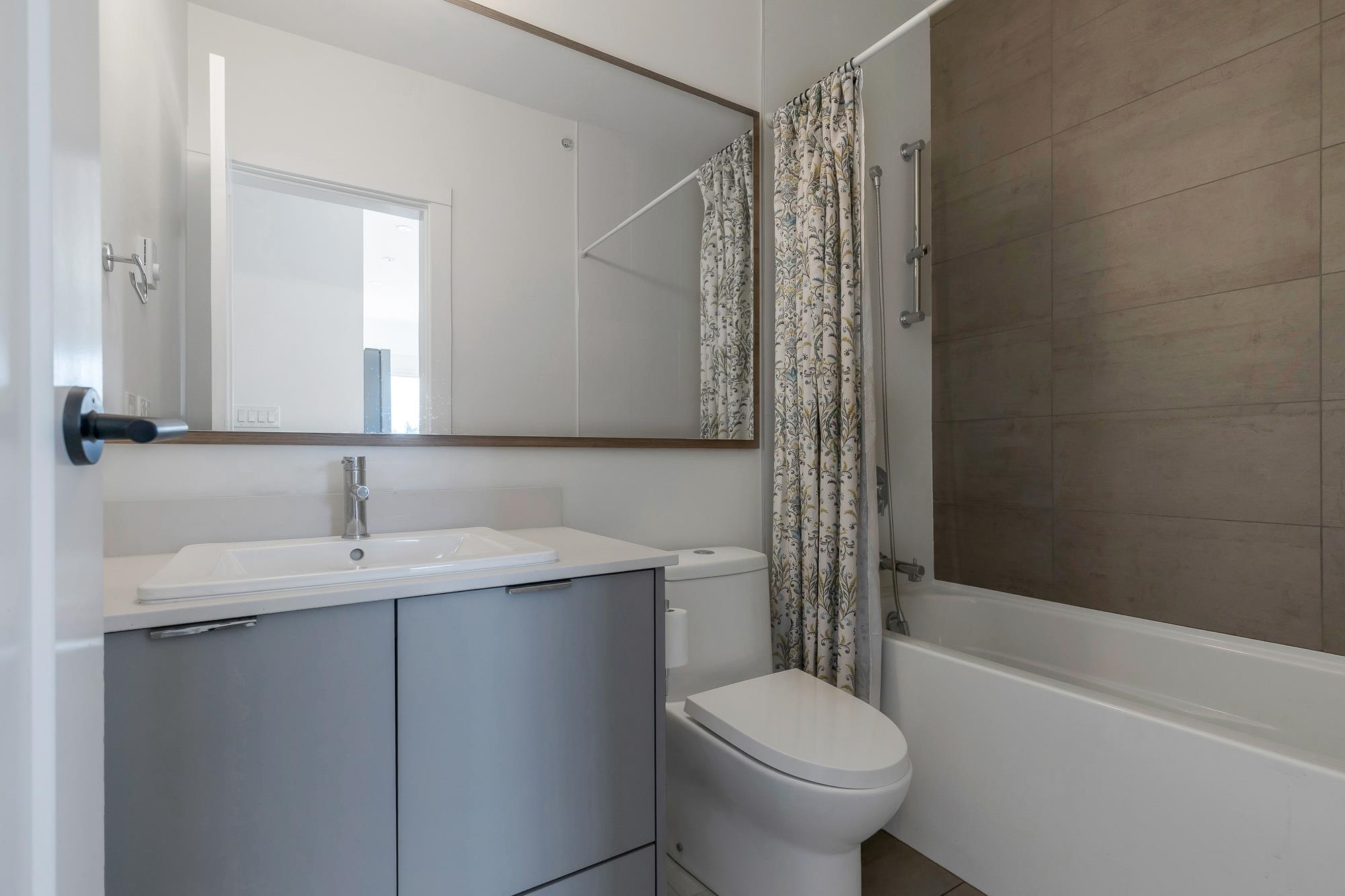 514 2493 MONTROSE AVENUE, Abbotsford Unit: 514