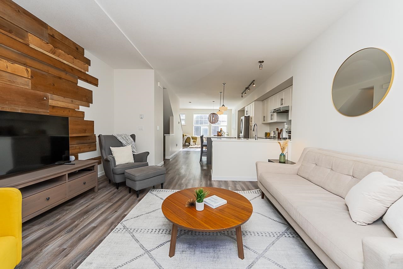 1 14905 60 AVENUE, Surrey Unit: 1