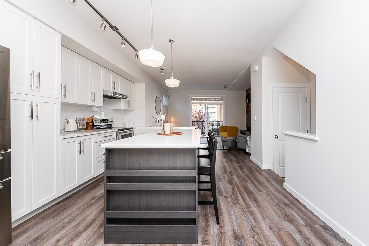 1 14905 60 AVENUE, Surrey Unit: 1