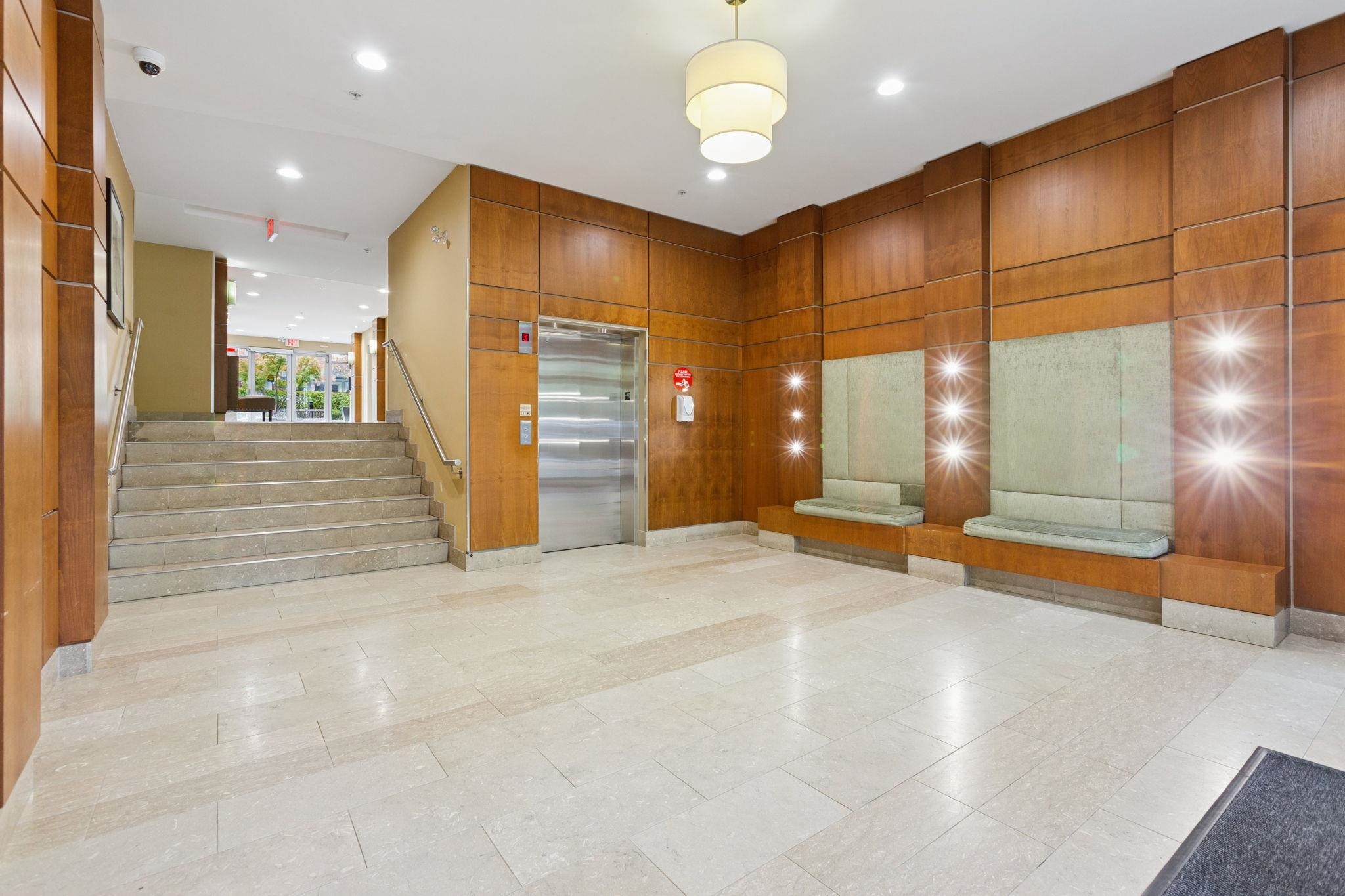 422 9288 ODLIN ROAD, Richmond Unit: 422