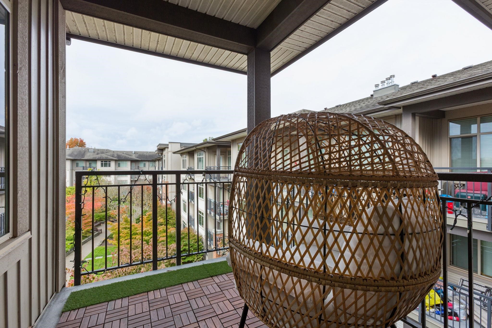 422 9288 ODLIN ROAD, Richmond Unit: 422