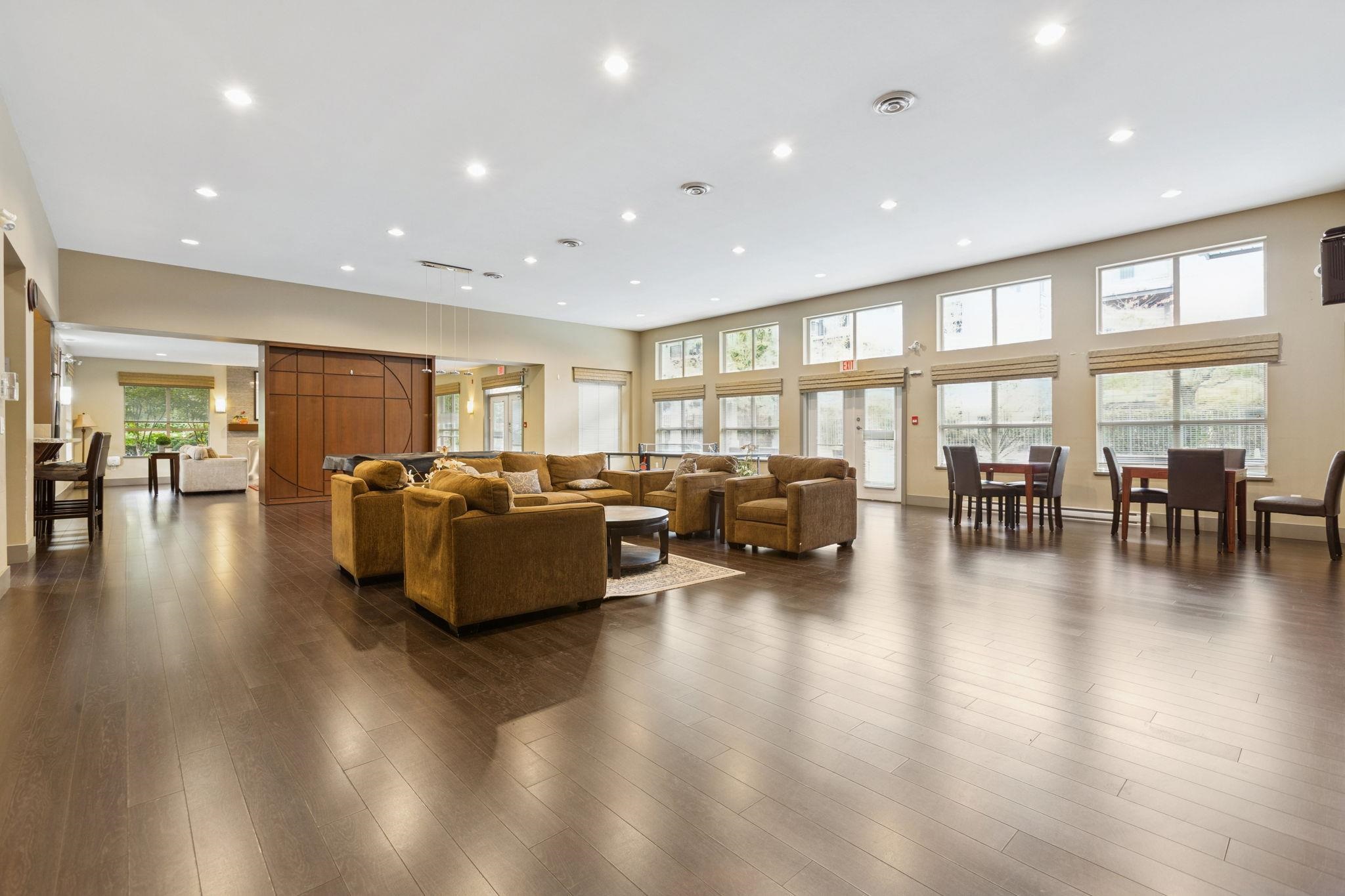 422 9288 ODLIN ROAD, Richmond Unit: 422