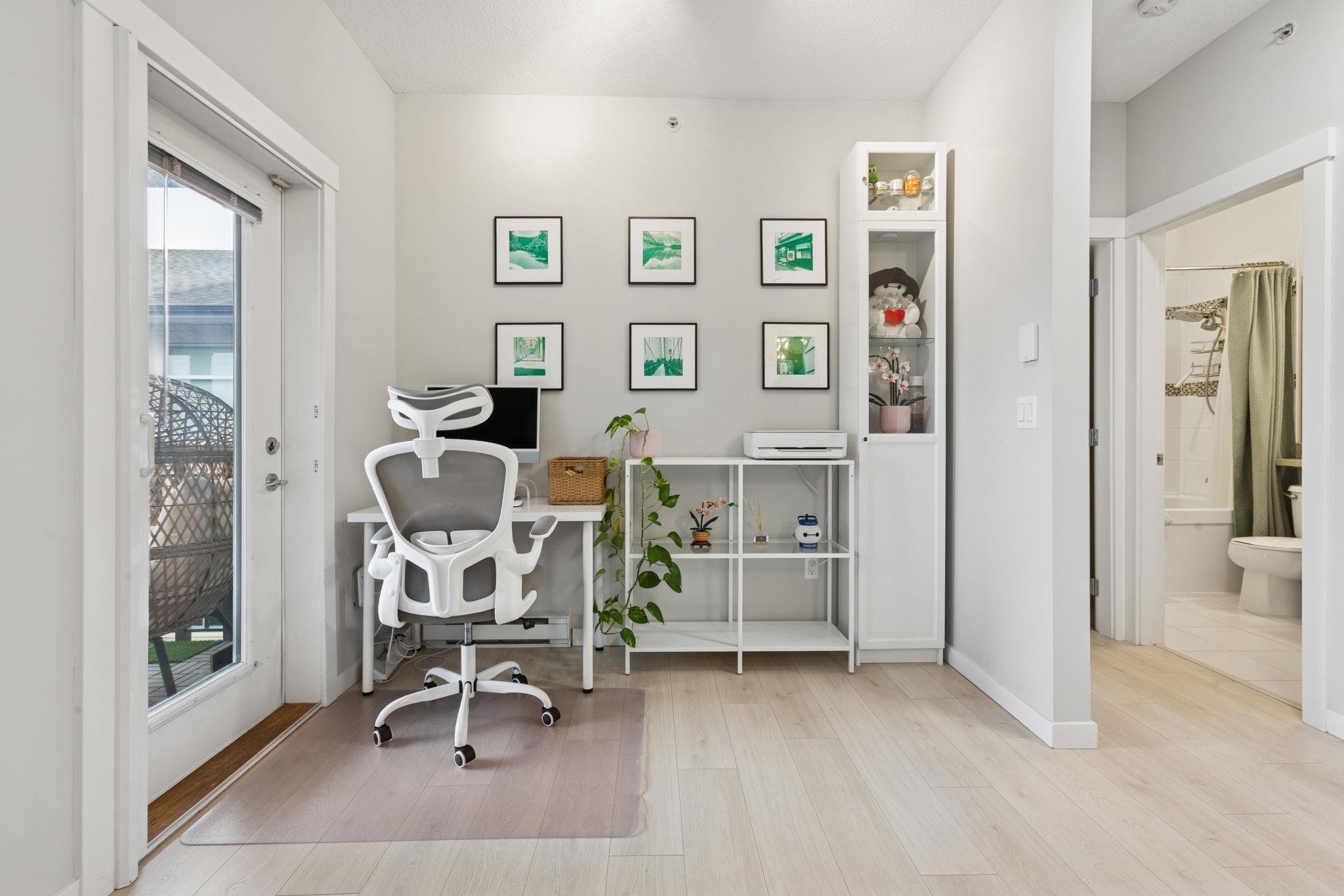 422 9288 ODLIN ROAD, Richmond Unit: 422