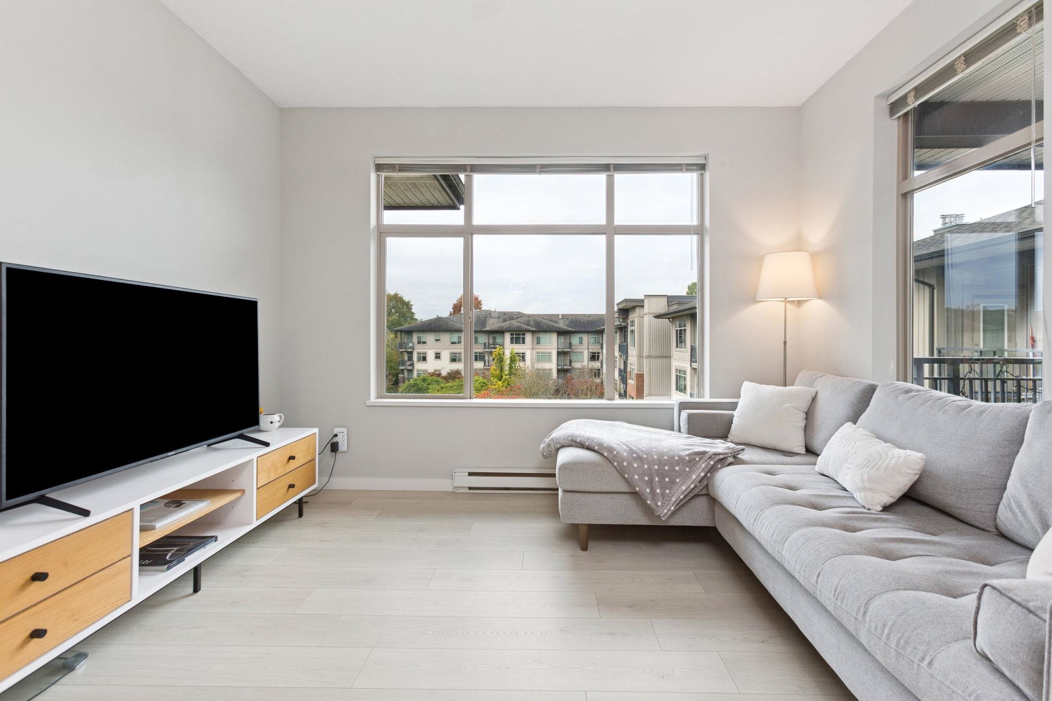 422 9288 ODLIN ROAD, Richmond Unit: 422