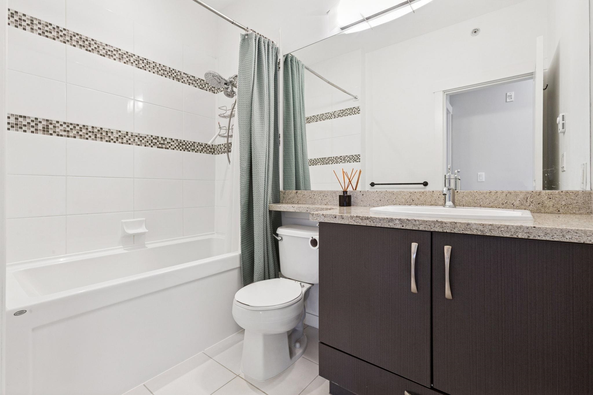 422 9288 ODLIN ROAD, Richmond Unit: 422