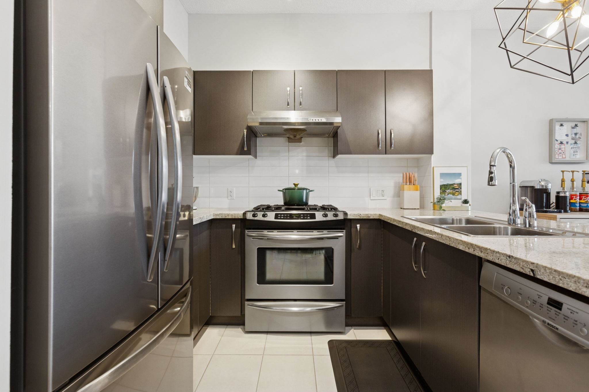 422 9288 ODLIN ROAD, Richmond Unit: 422