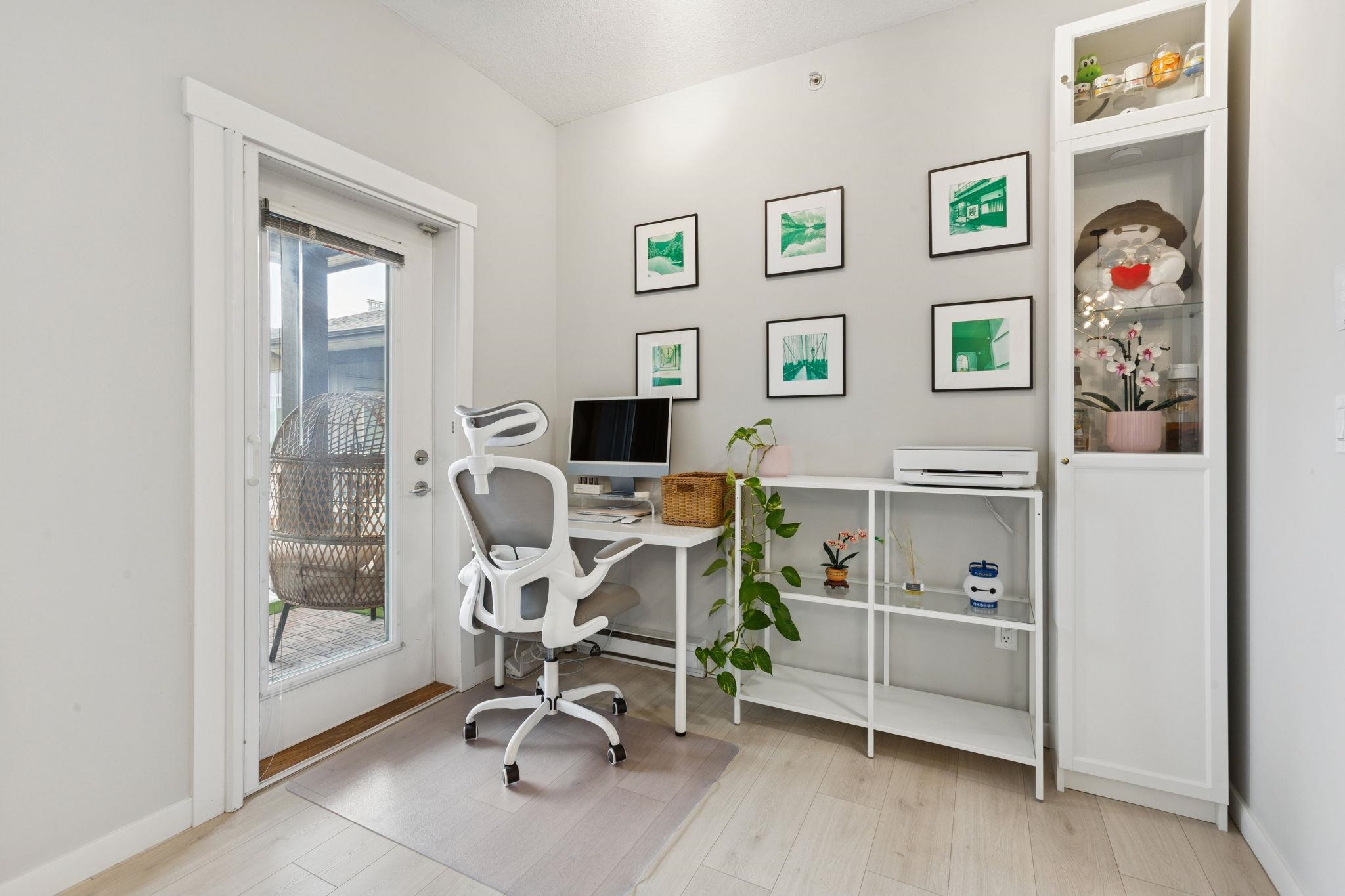 422 9288 ODLIN ROAD, Richmond Unit: 422