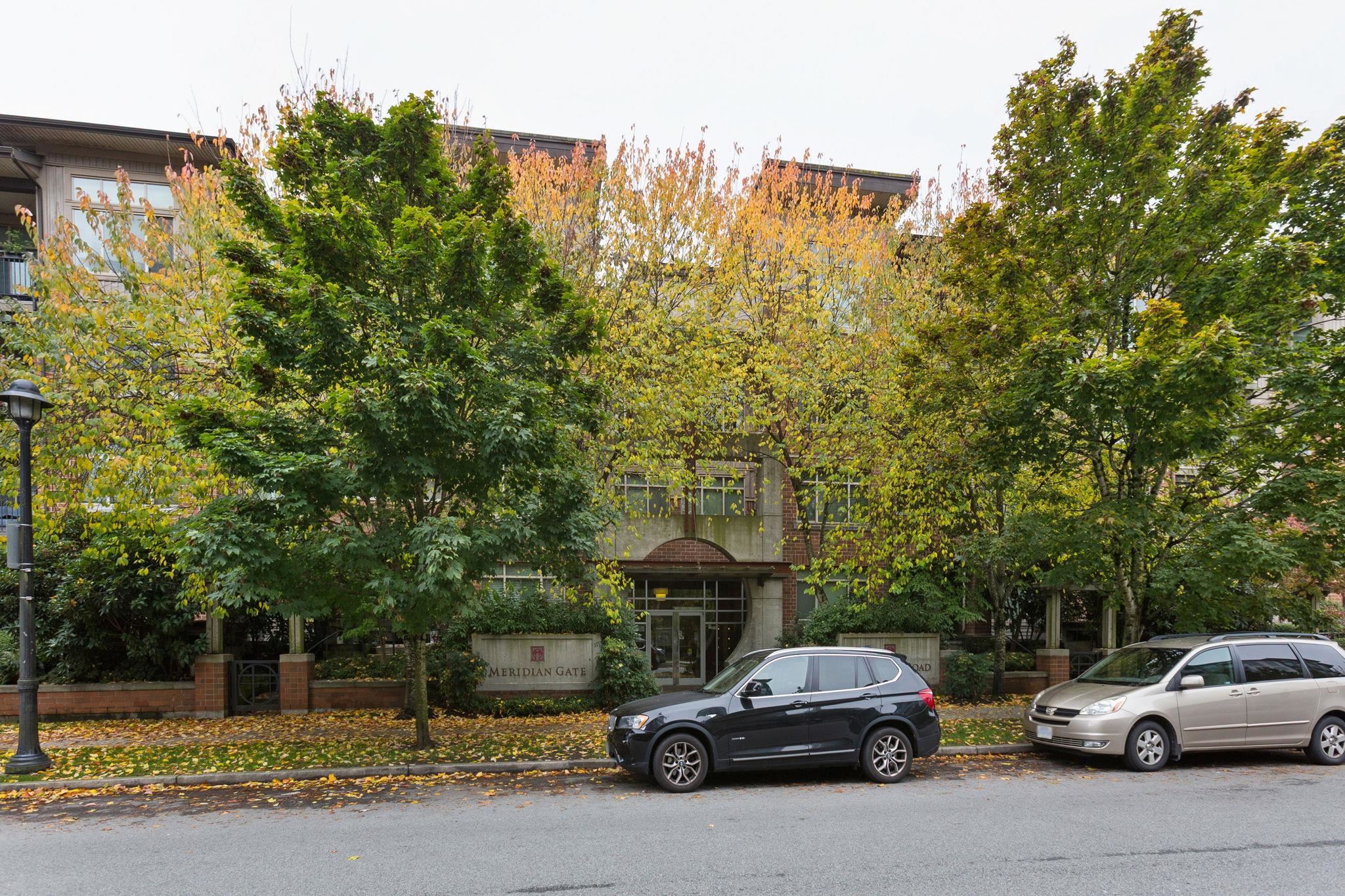 422 9288 ODLIN ROAD, Richmond Unit: 422