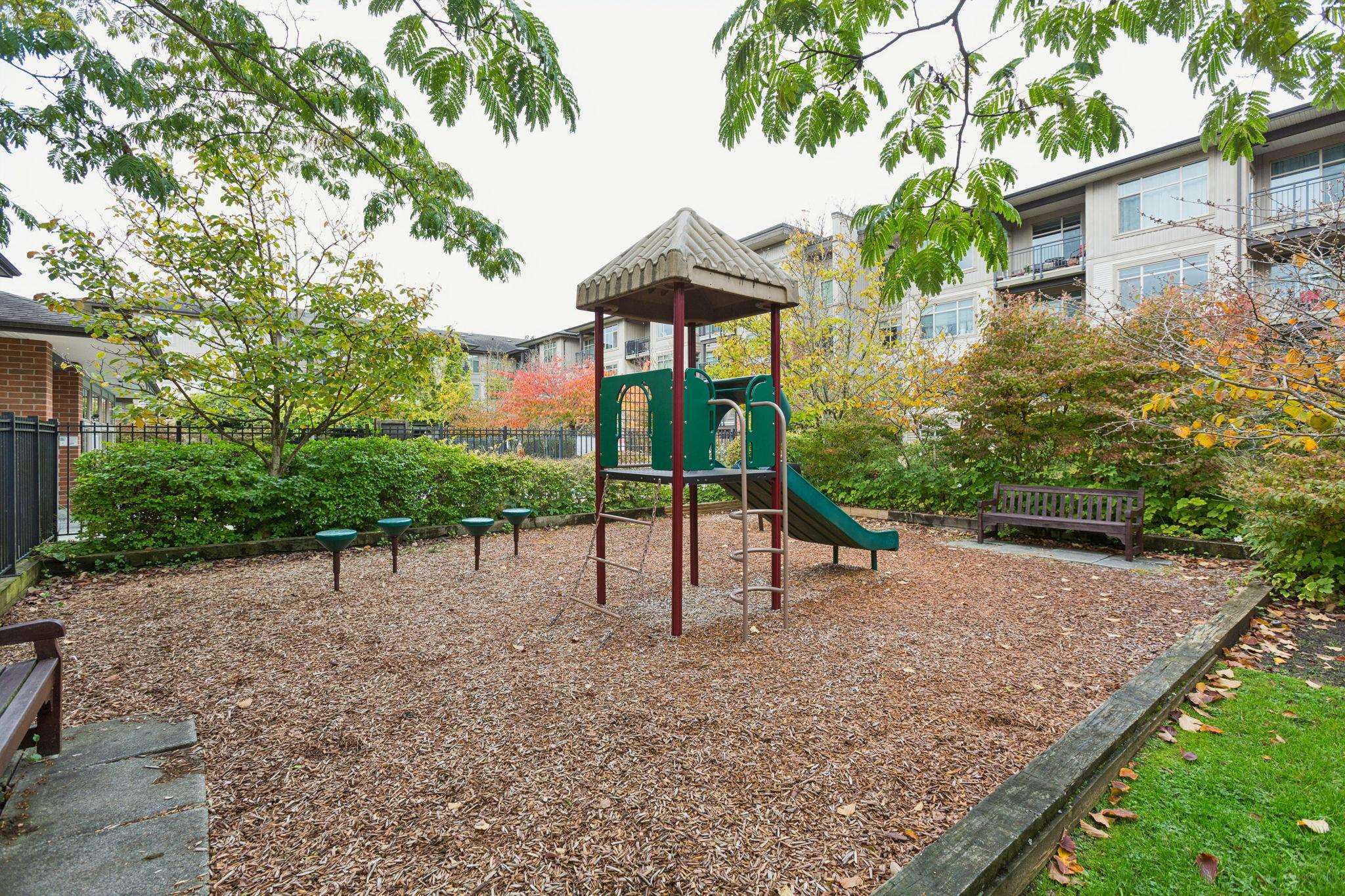 422 9288 ODLIN ROAD, Richmond Unit: 422