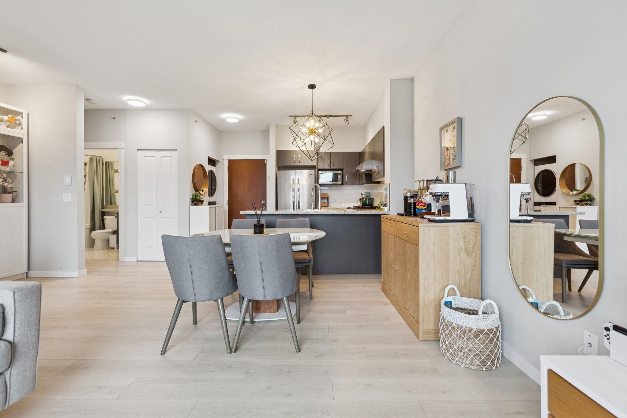 422 9288 ODLIN ROAD, Richmond Unit: 422