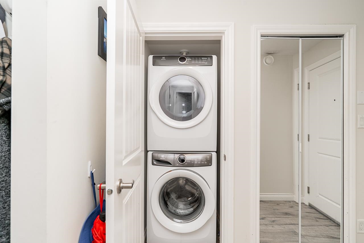 215 5650 201A STREET, Langley Unit: 215