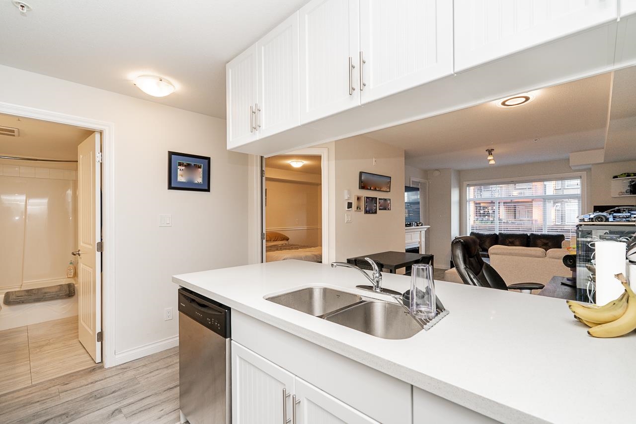 215 5650 201A STREET, Langley Unit: 215