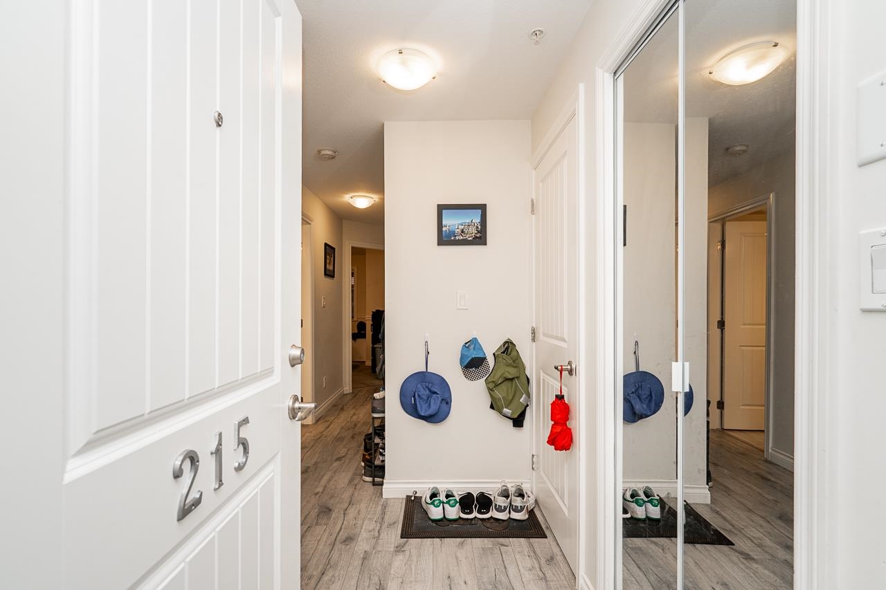 215 5650 201A STREET, Langley Unit: 215