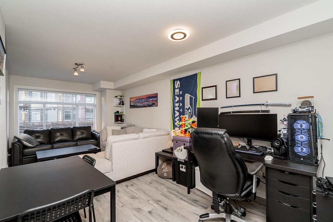 215 5650 201A STREET, Langley Unit: 215