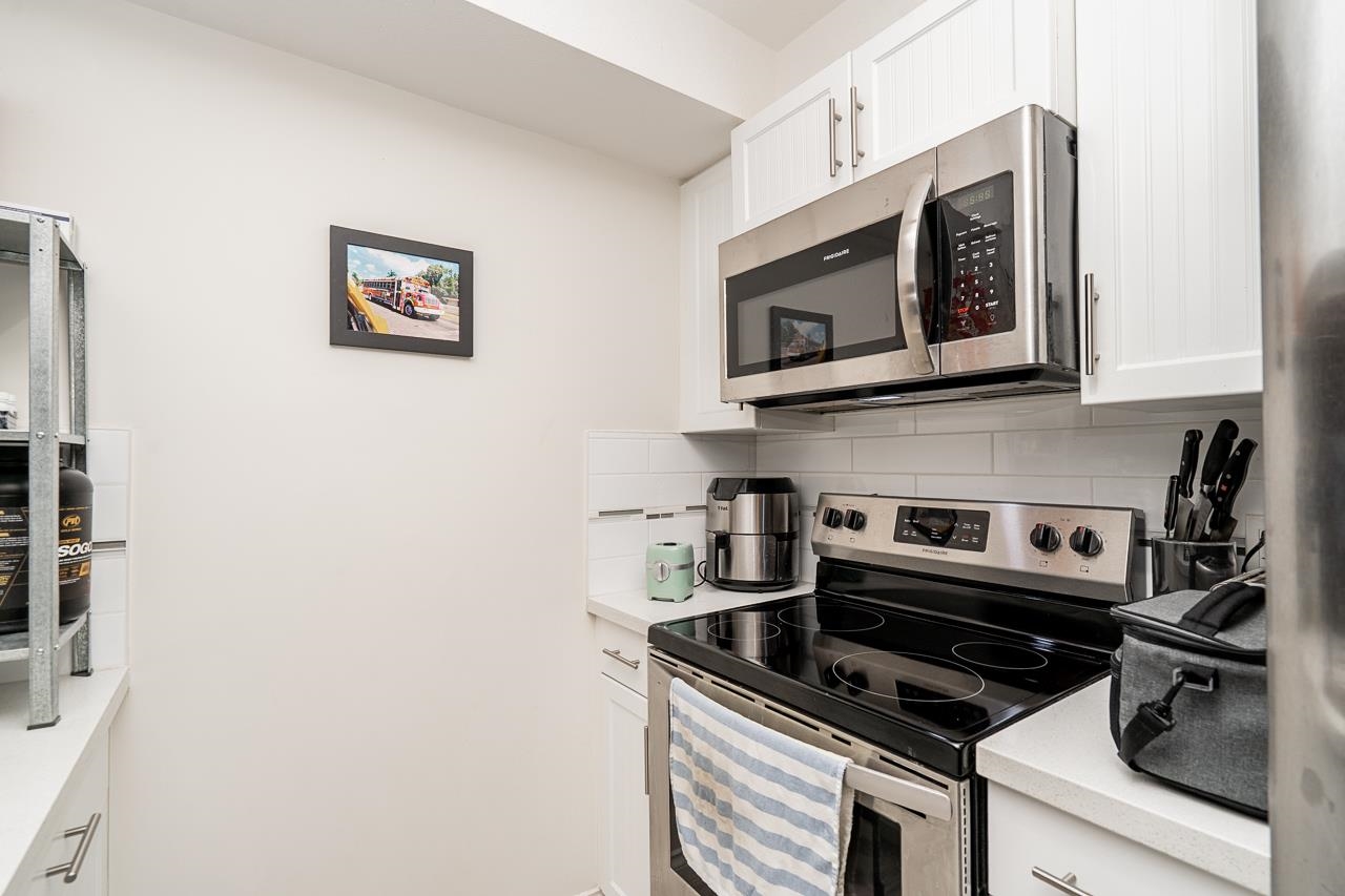 215 5650 201A STREET, Langley Unit: 215