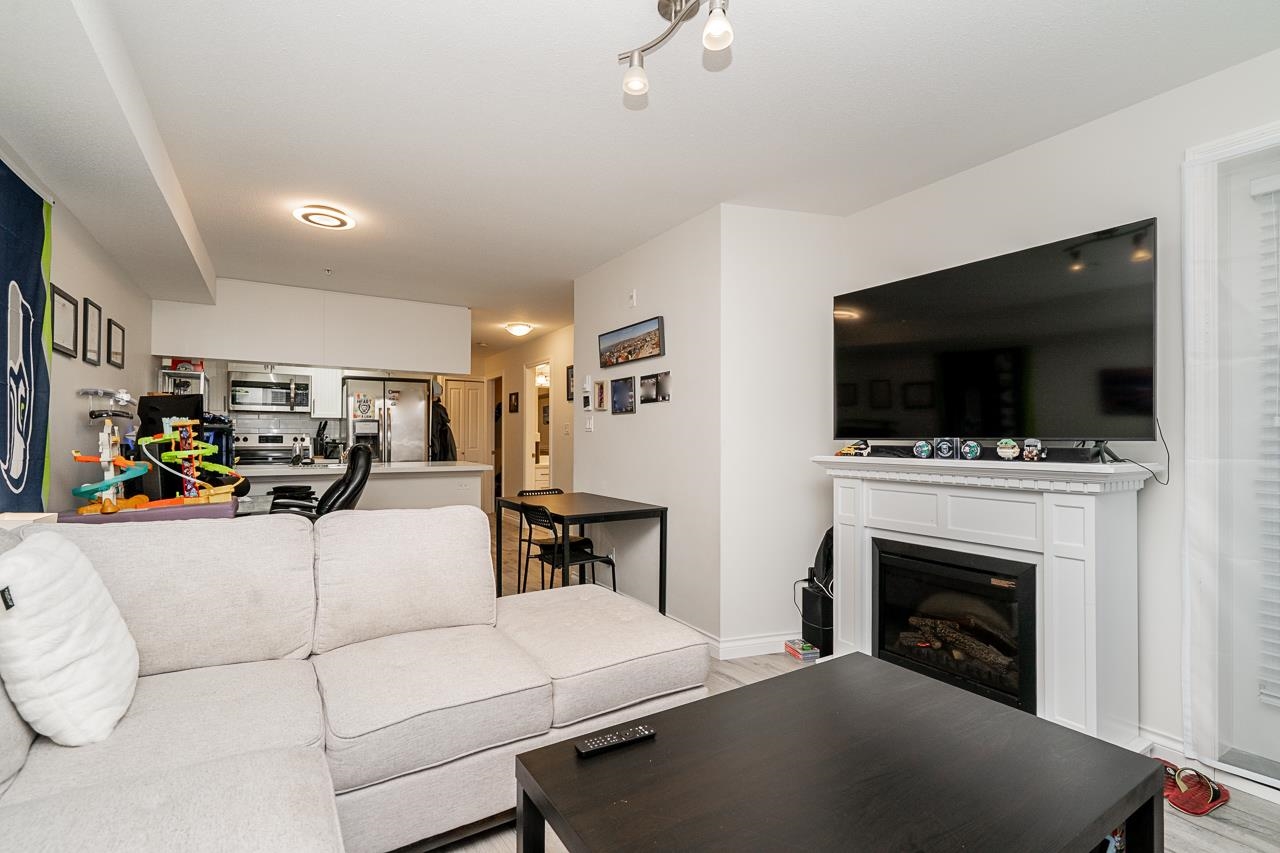 215 5650 201A STREET, Langley Unit: 215
