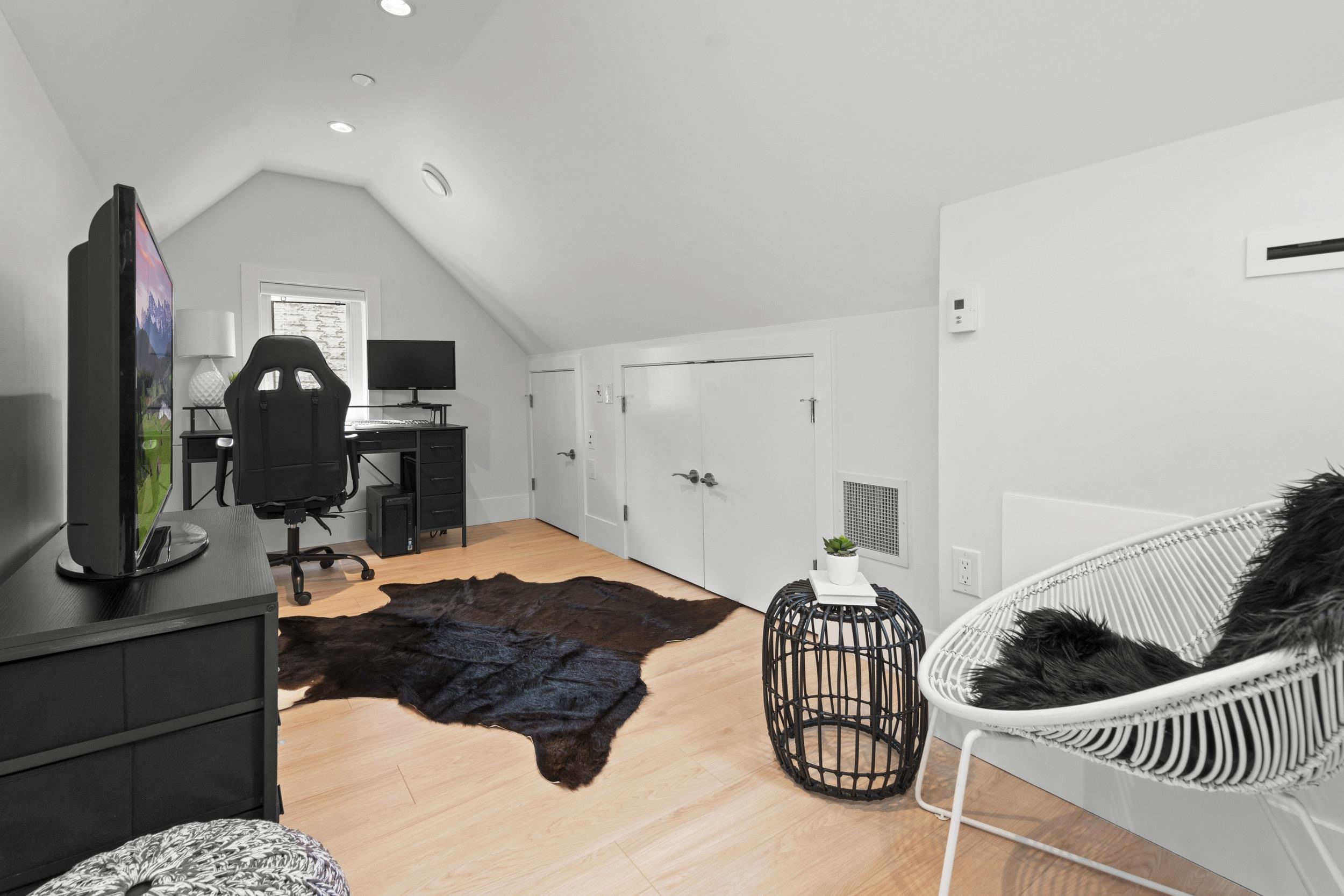 2377 W 7TH AVENUE, Vancouver