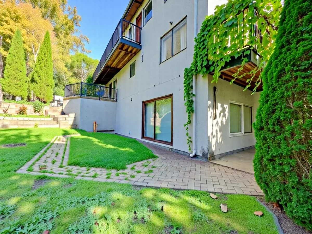 1609 BEWICKE AVENUE, North Vancouver