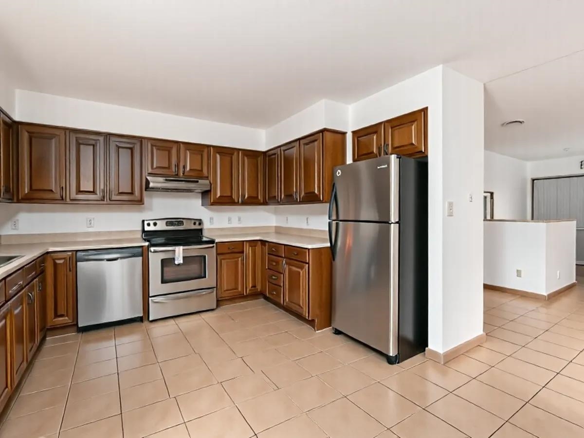 1609 BEWICKE AVENUE, North Vancouver