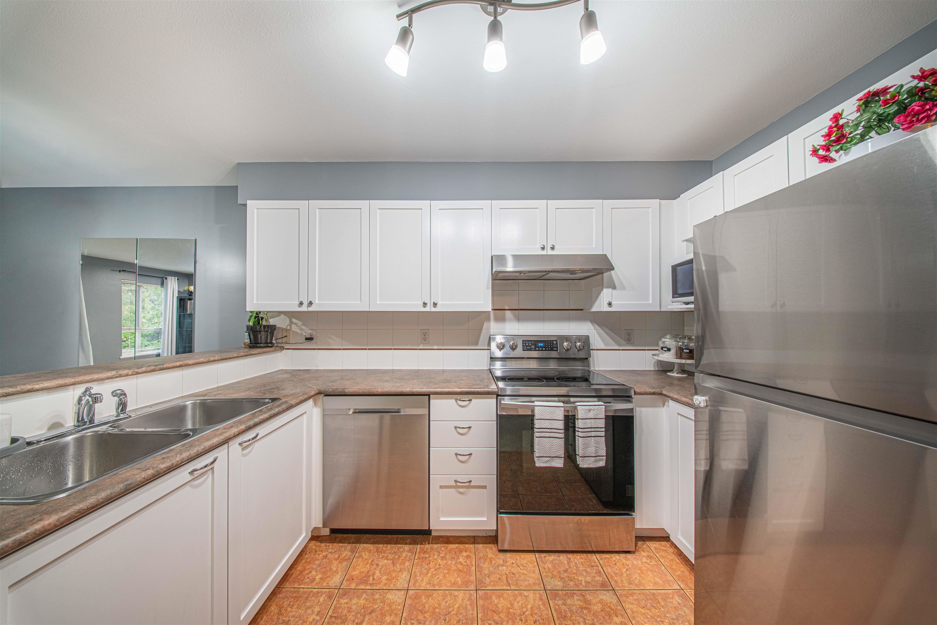 208 5355 BOUNDARY ROAD, Vancouver Unit: 208