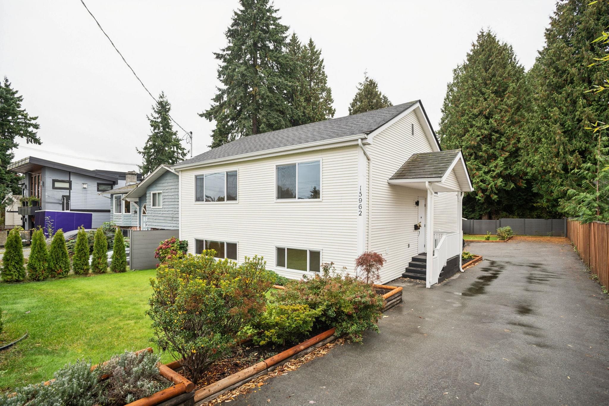 15962 NORTH BLUFF ROAD, White Rock