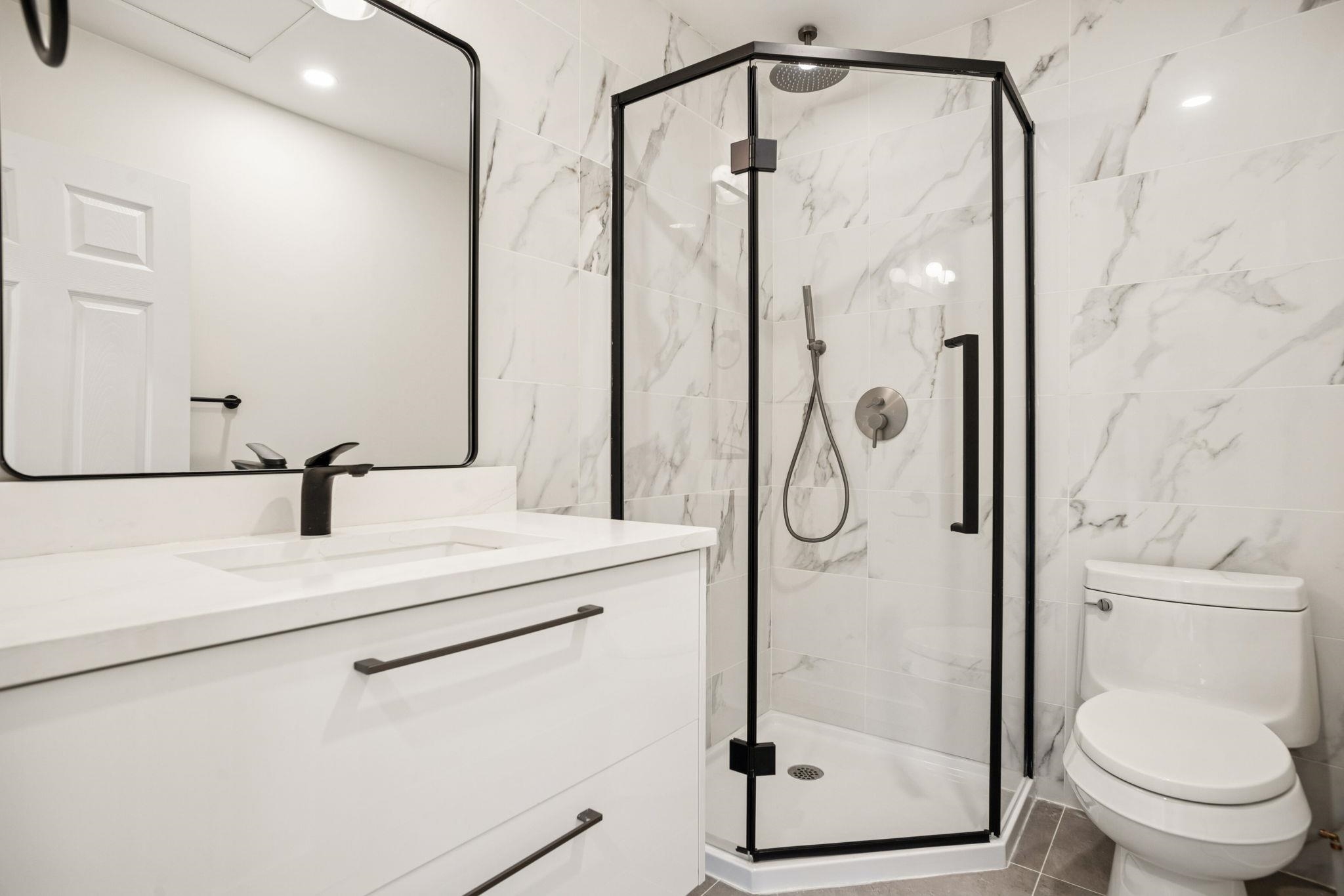 15962 NORTH BLUFF ROAD, White Rock