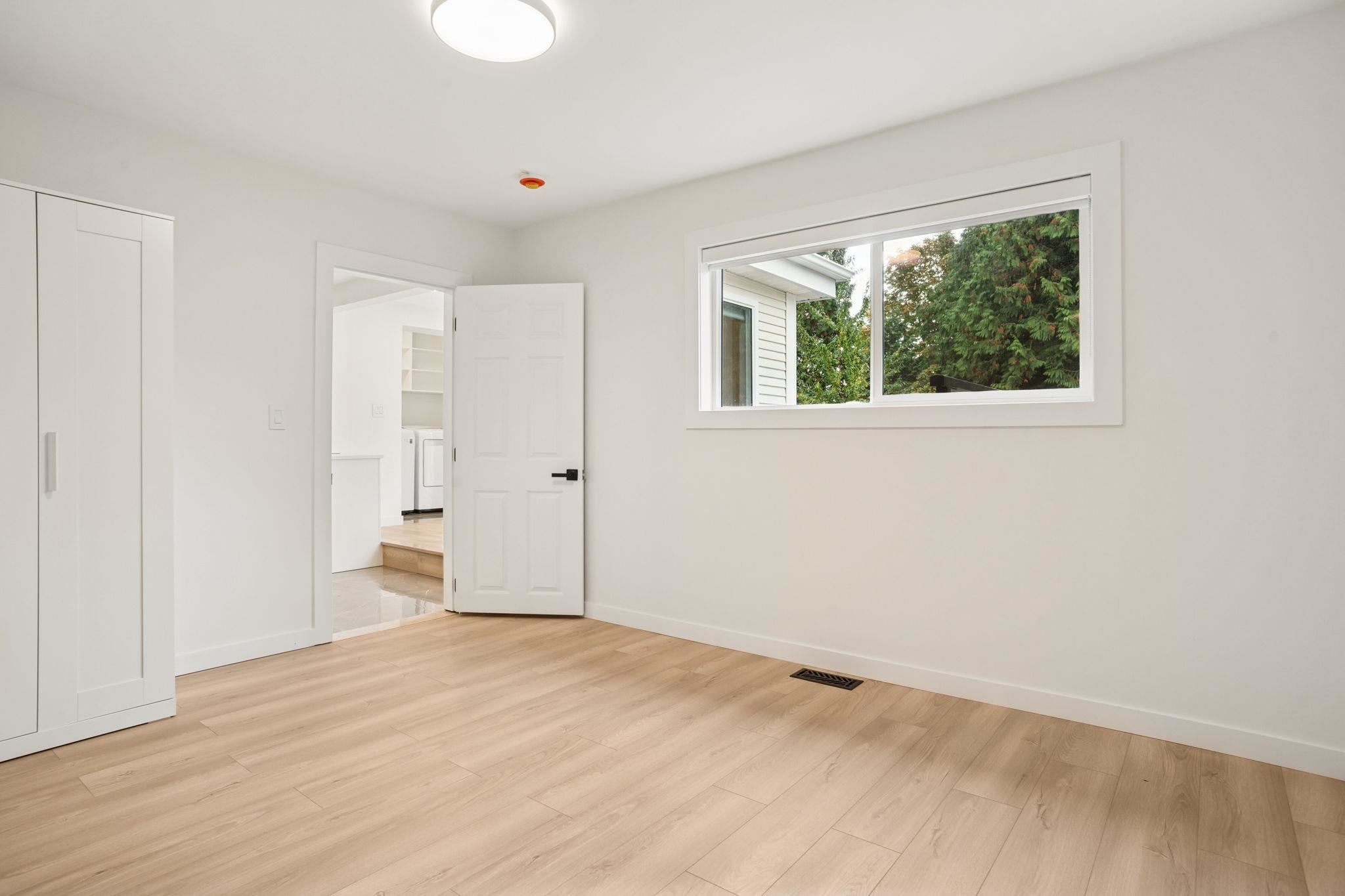 15962 NORTH BLUFF ROAD, White Rock