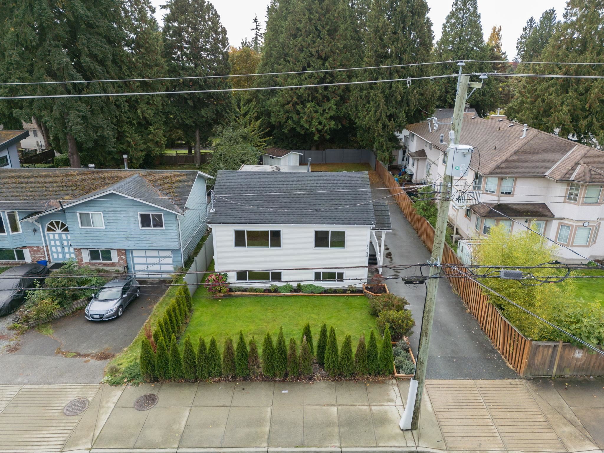 15962 NORTH BLUFF ROAD, White Rock