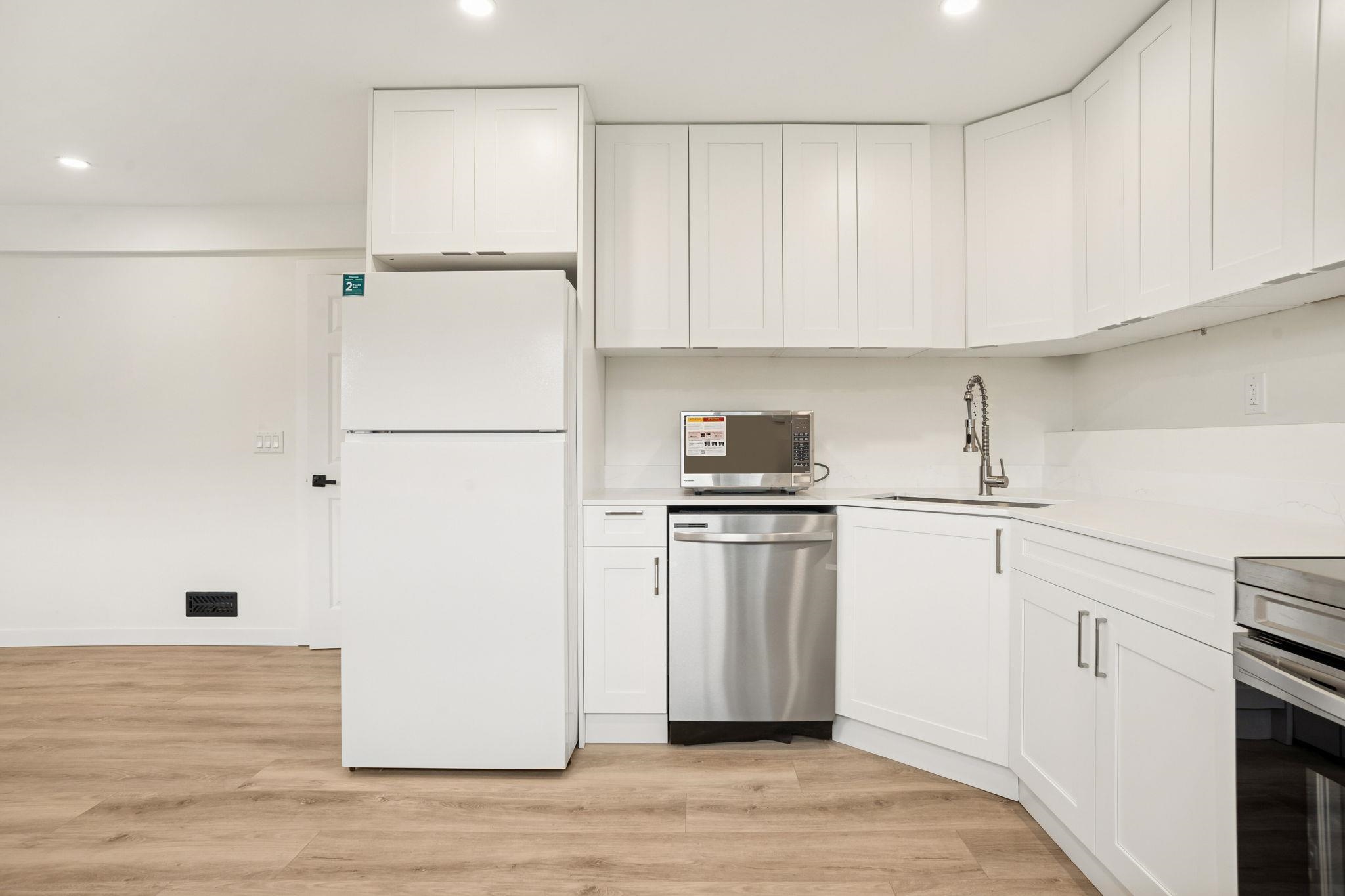 15962 NORTH BLUFF ROAD, White Rock