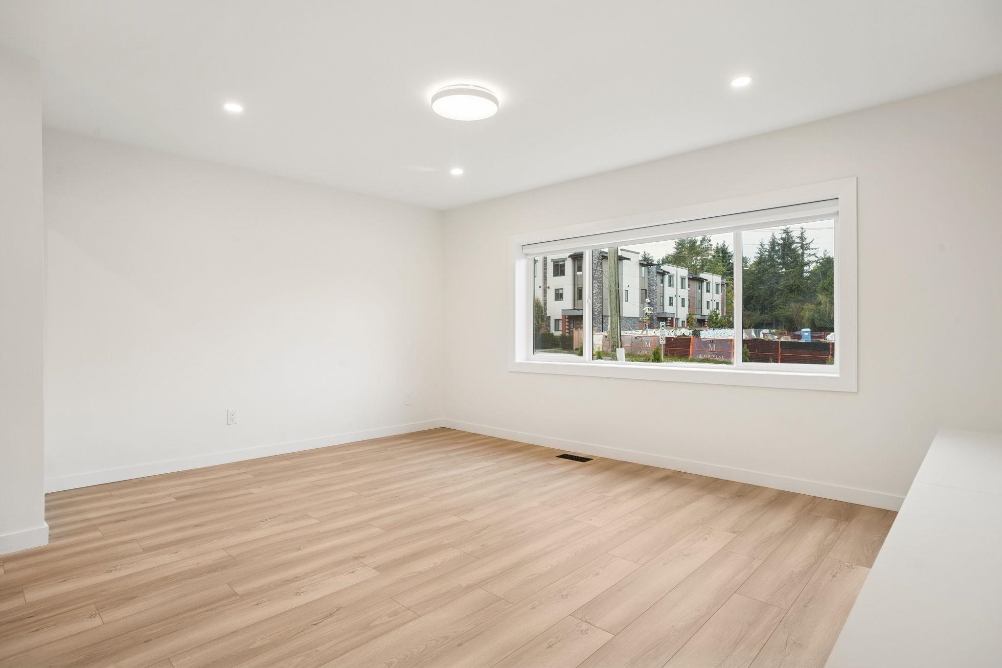 15962 NORTH BLUFF ROAD, White Rock