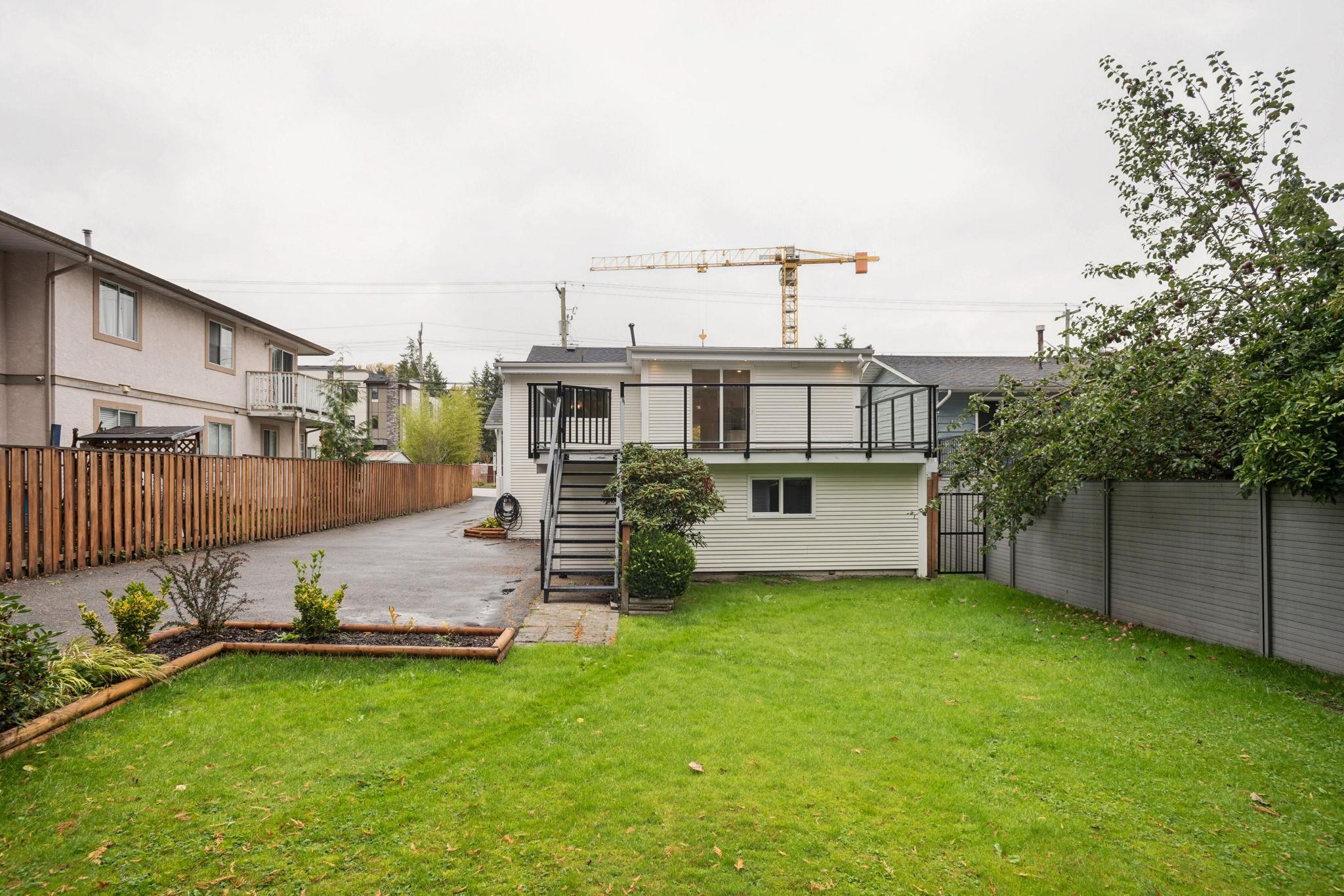 15962 NORTH BLUFF ROAD, White Rock